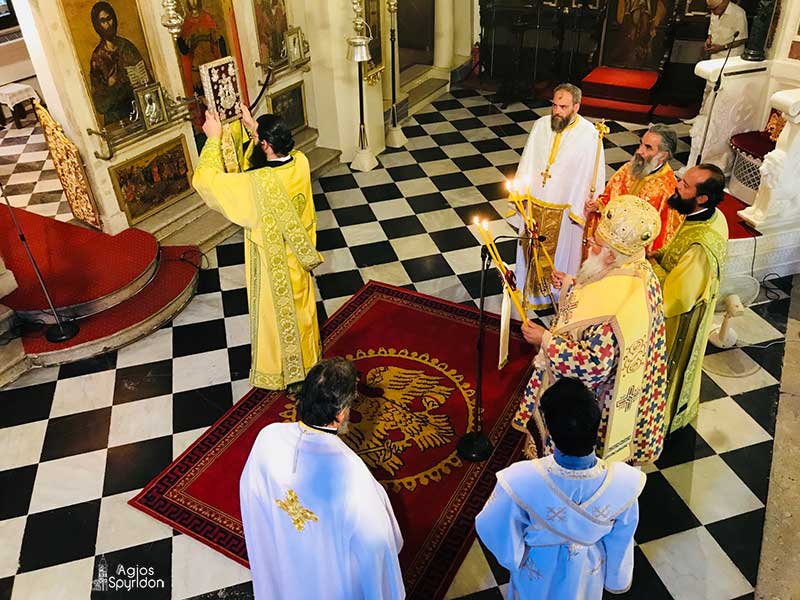 Η Θεία Κοινωνία είναι το κέντρο της ζωής μας