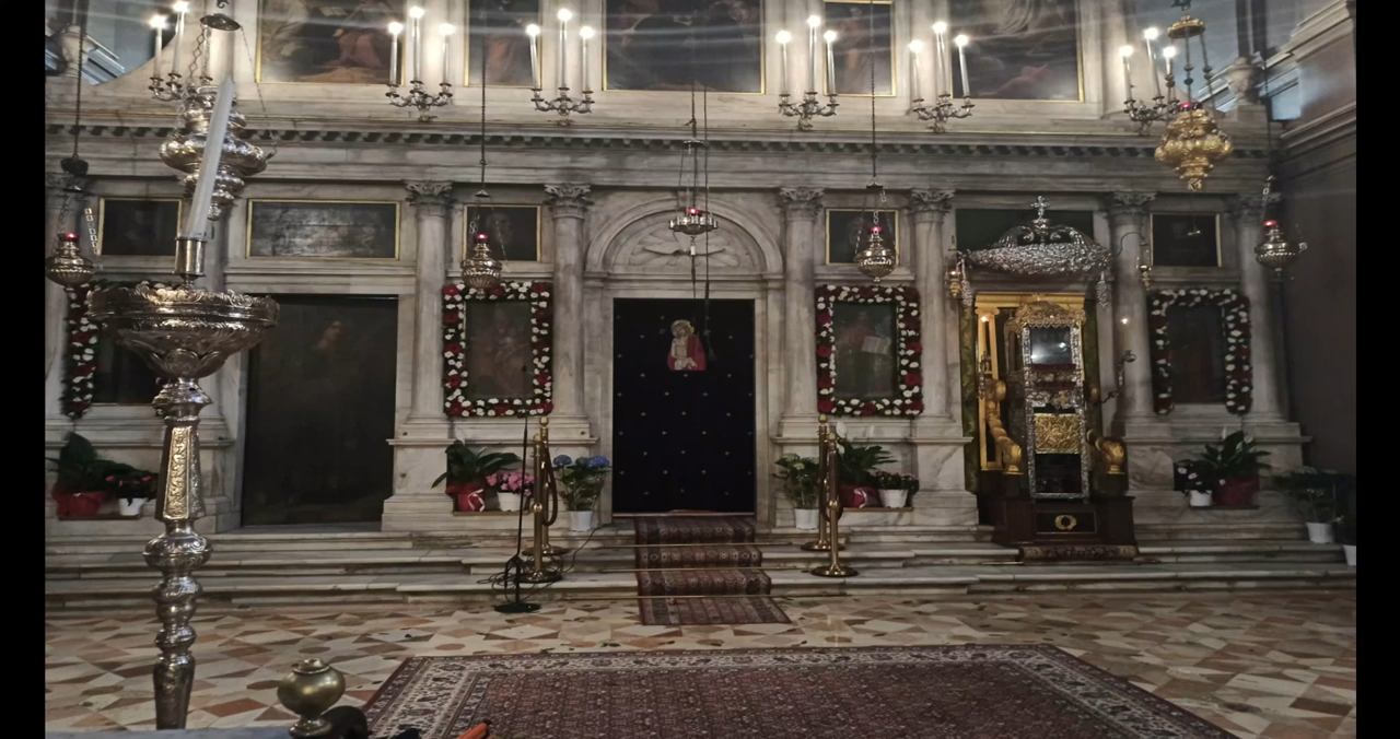 ΕΝΤΟΣ ΤΟΥ ΝΑΟΥ ΤΟΥ ΑΓΙΟΥ ΣΠΥΡΙΔΩΝΟΣ Η ΛΙΤΑΝΕΙΑ ΤΟΥ ΑΓΙΟΥ ΣΠΥΡΙΔΩΝΟΣ