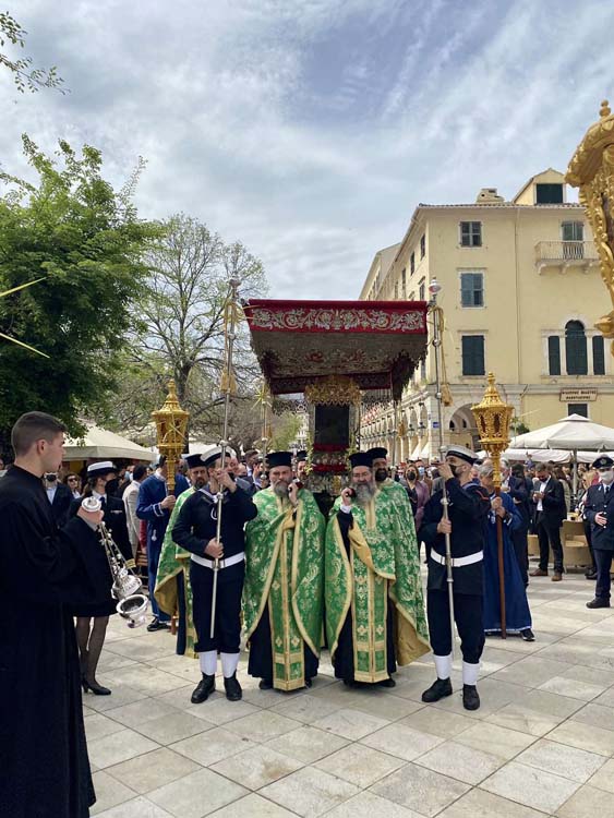 Το υπερφυές θαύμα του Αγίου Σπυρίδωνος στην Κέρκυρα (5)