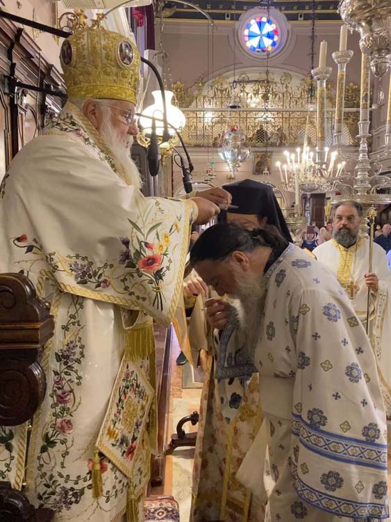 Ιεροδιακόνου στο Ιερό προσκύνημα του Αγίου Σπυρίδωνος στη Κέρκυρα 12