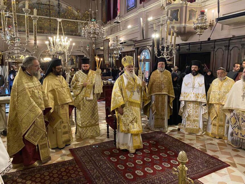 ΘΕΙΑ ΛΕΙΤΟΥΡΓΙΑ ΓΙΑ ΤΗΝ ΣΥΜΠΛΗΡΩΣΗ 20 ΧΡΟΝΩΝ ΑΠΟ ΤΗΝ ΕΝΘΡΟΝΙΣΗ ΤΟΥ ΜΗΤΡΟΠΟΛΙΤΗ ΚΕΡΚΥΡΑΣ 18