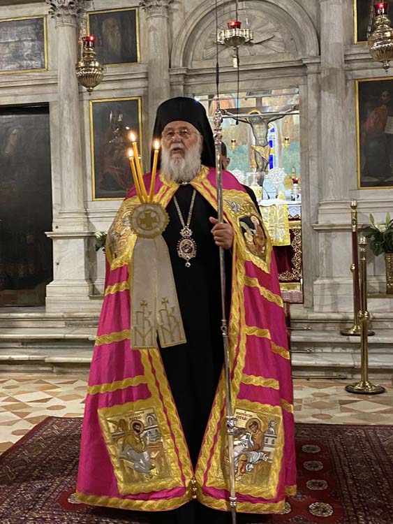 ΘΕΙΑ ΛΕΙΤΟΥΡΓΙΑ ΓΙΑ ΤΗΝ ΣΥΜΠΛΗΡΩΣΗ 20 ΧΡΟΝΩΝ ΑΠΟ ΤΗΝ ΕΝΘΡΟΝΙΣΗ ΤΟΥ ΜΗΤΡΟΠΟΛΙΤΗ ΚΕΡΚΥΡΑΣ 20