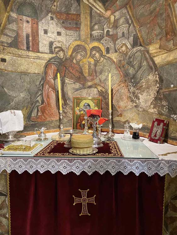 ΘΕΙΑ ΛΕΙΤΟΥΡΓΙΑ ΓΙΑ ΤΗΝ ΣΥΜΠΛΗΡΩΣΗ 20 ΧΡΟΝΩΝ ΑΠΟ ΤΗΝ ΕΝΘΡΟΝΙΣΗ ΤΟΥ ΜΗΤΡΟΠΟΛΙΤΗ ΚΕΡΚΥΡΑΣ 24