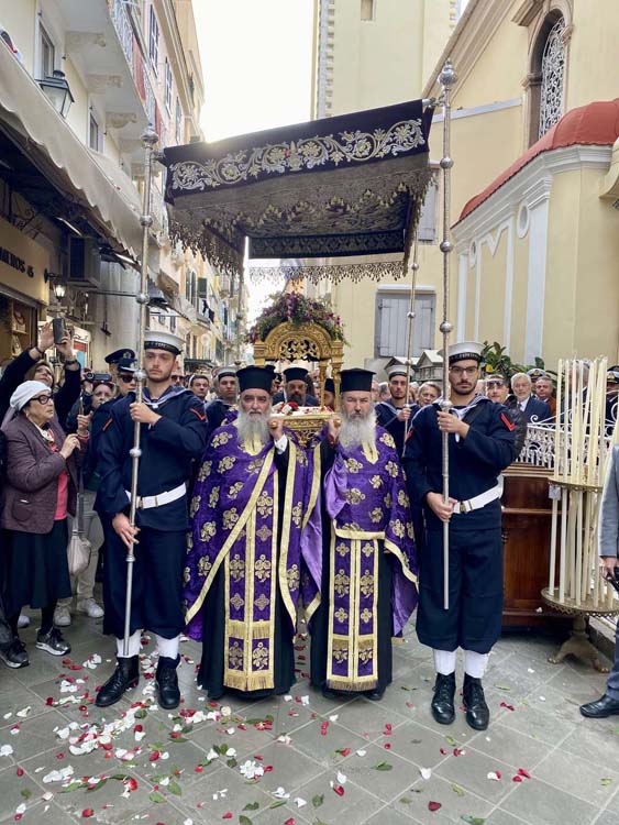 Με κάθε μεγαλοπρέπεια πραγματοποιήθηκε η λιτανεία του Μ. Σαββάτου στην Κέρκυρα 3