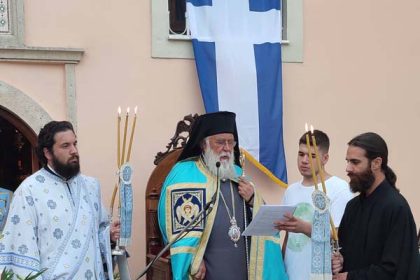 Σε δύο γυναικείες ιερές μονές της Αγίας Παρασκευής Κερκύρας χοροστάτησε ο Σεβ. κ. Νεκτάριος (2)