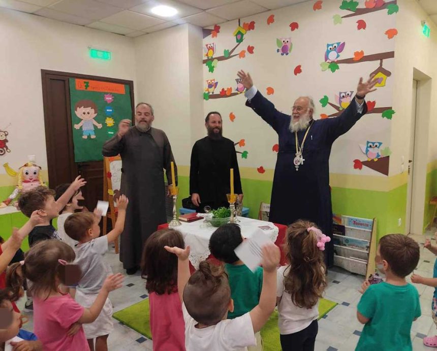 Ο ΜΗΤΡΟΠΟΛΙΤΗΣ ΚΕΡΚΥΡΑΣ ΣΤΟΝ ΒΡΕΦΟΝΗΠΙΑΚΟ ΣΤΑΘΜΟ «ΕΛΕΝΗ ΜΠΕΛΛΟΥ» (2)