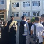 Ο ΜΗΤΡΟΠΟΛΙΤΗΣ ΚΕΡΚΥΡΑΣ ΣΤΟΥΣ ΑΓΙΑΣΜΟΥΣ ΤΩΝ ΣΧΟΛΕΙΩΝ (2)