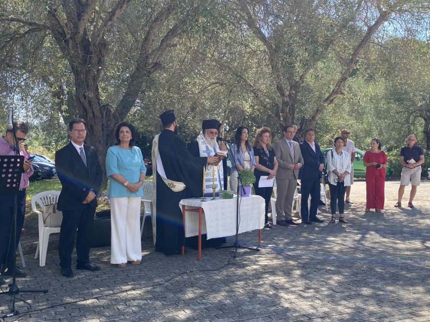 Ο ΜΗΤΡΟΠΟΛΙΤΗΣ ΚΕΡΚΥΡΑΣ ΣΤΟΥΣ ΑΓΙΑΣΜΟΥΣ ΤΩΝ ΣΧΟΛΕΙΩΝ (5)