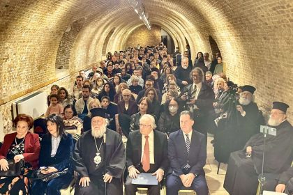 o kathigitis georgio babiniotis se ekdilosi tis mitropoleos kerkyras (8)