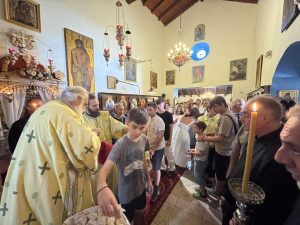 o mitropolitis kerkyras stin enoria koimiseos theotokou lofou kogievina (2)